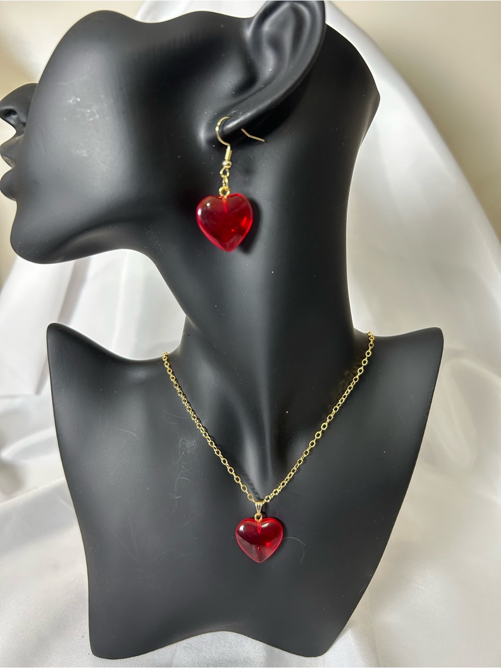 Lovely Gold Tone Puffy Heart Necklace & Earring Set. Measures 19”